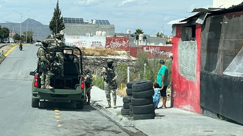 Policía detiene a varios tras disparos en Lomas del Refugio