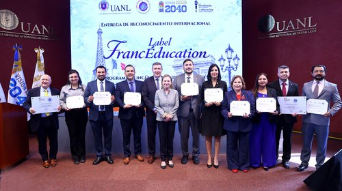 Prepas de la UANL reciben sello Label FrancÉducation