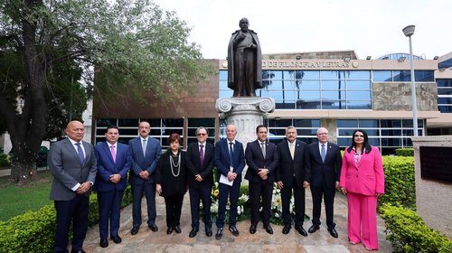Honran legado humanista de Alfonso Reyes en la UANL