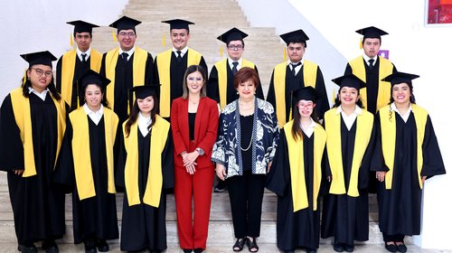 Gradúa UANL a jóvenes en programa de vida autónoma