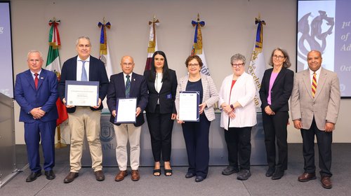 UANL y Long Island firman alianza en medicina veterinaria