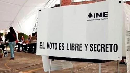 Renuncian funcionarios de casilla en Michoacán