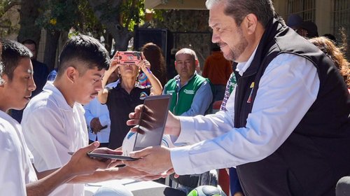 Entregan apoyos a CAM 11 para fortalecer educación inclusiva