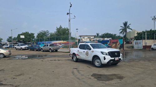 Investigan caída de retroexcavadora en la laguna Champayán