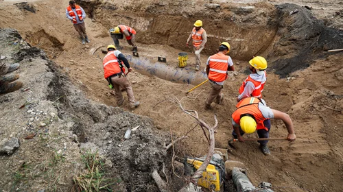 Restablecen el servicio de agua en colonias afectadas por fuga