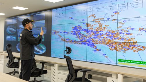 Samuel García supervisa nuevo cuartel de Fuerza Civil