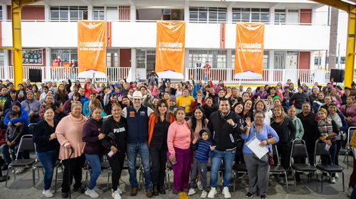 Entregan en Zuazua apoyos de programa “Ayudamos a las Mujeres”