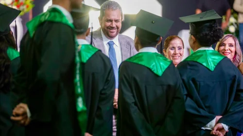 Alcalde de Ramos Arizpe apadrina generación de secundaria