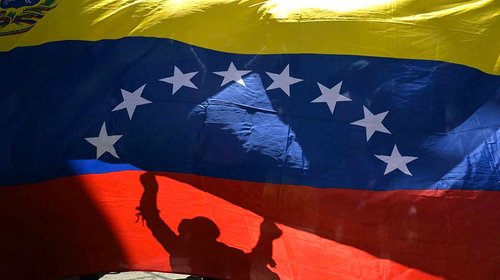 EUA deporta a 312 migrantes venezolanos desde Texas