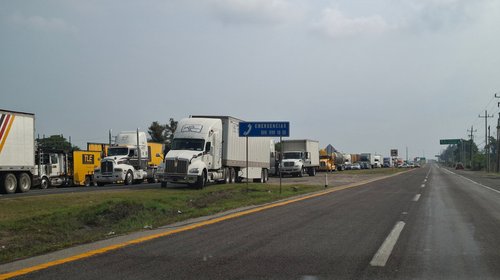 Bloqueos en Tamaulipas dan respiro a vacacionistas