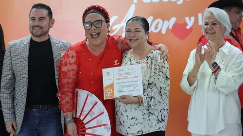 DIF Nuevo León lleva San Valentín a adultos mayores