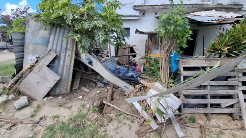 Camioneta sin frenos choca contra casa en Altamira