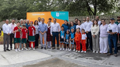 Conmemoran estudiantes Día Mundial del Medio Ambiente 