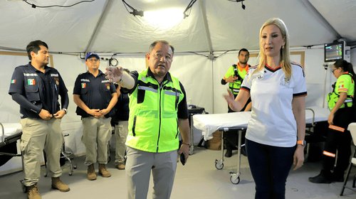 Instala Salud NL hospital móvil en Parque Fundidora