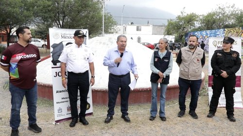 Jóvenes y autoridades se unen para rehabilitar plaza en Escobedo