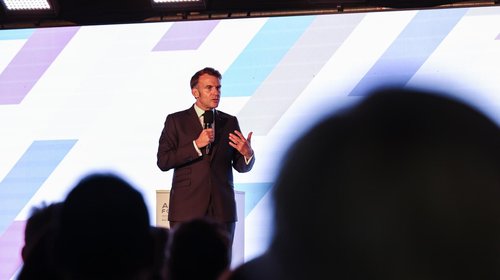Macron promete 23 mil millones de euros de inversiones a África