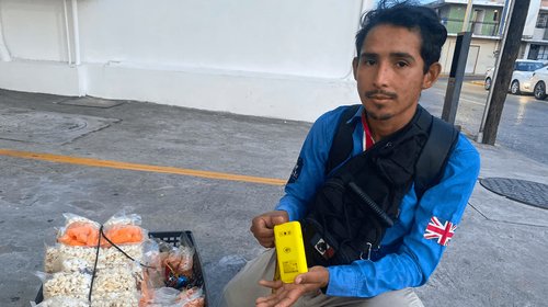 Vendedor ambulante lleva terminal bancaria por Tampico