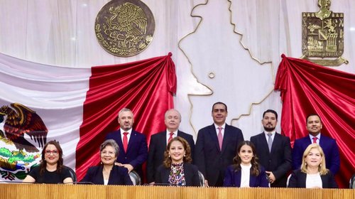 Entega PRI segundo informe legislativo en el Congreso local