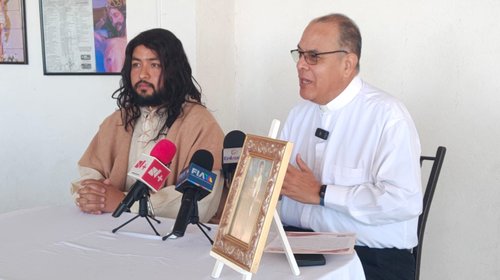 Conmemoran 50 años del viacrucis en Ojo de Agua