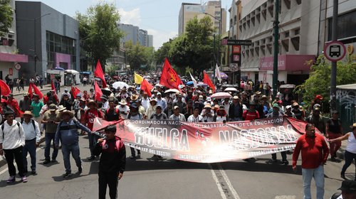 Denuncia CNTE represión y mantiene plantón en CDMX