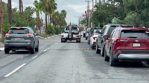 Remolcan autos de policías por incumplir reglamento