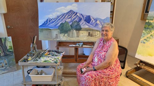 Celebra Saskia Juárez 83 años como cronista del paisaje de NL