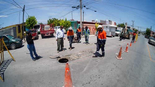Colapso de drenaje provoca afectaciones en Ramos Arizpe