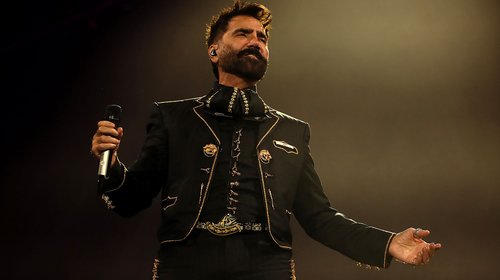 Alejandro Fernández rinde tributo a su padre en CDMX