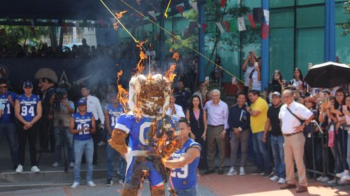 Más de 2 mil alumnos viven la Quema del Borrego