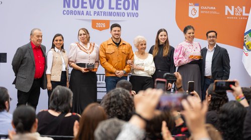 Reconocen a cantantes con Corona al Patrimonio Vivo