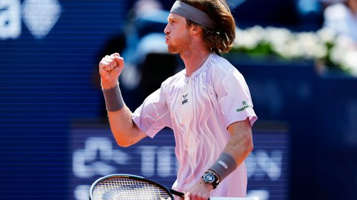 Rublev remonta y avanza a su primera final en Barcelona