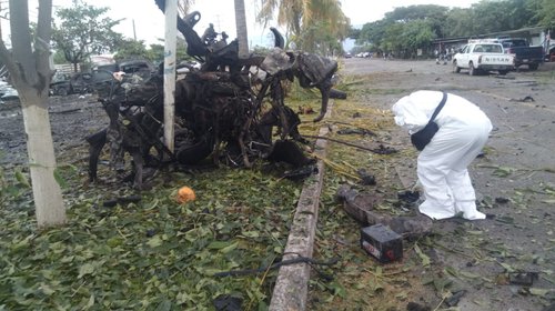 FGR ya investiga explosión de bomba en Coahuayana, Michoacán