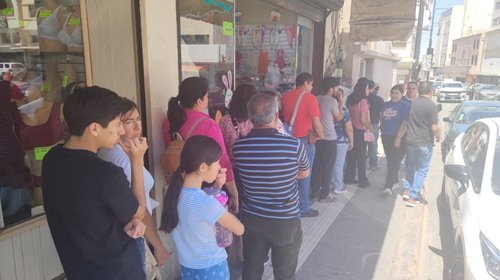Anticipan usuarios cierre bancario y saturan cajeros en Saltillo