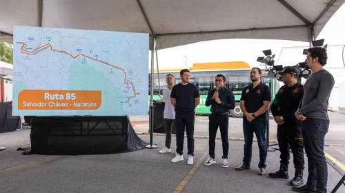 Entrega Samuel nuevas unidades de transporte público en Juárez 