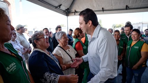 Lleva Javier Díaz obras de infraestructura a colonias de Saltillo