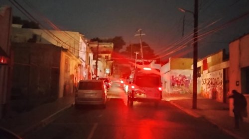 Apagón paraliza comercios en el centro de Saltillo