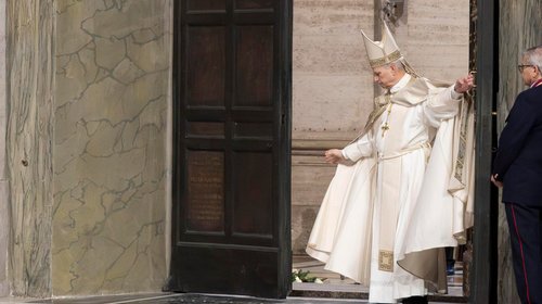 Papa León XIV clausura el Jubileo con cierre de la Puerta Santa