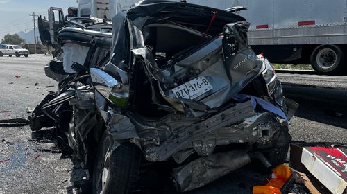 Familia regia sobrevive a brutal choque en la Monterrey-Saltillo