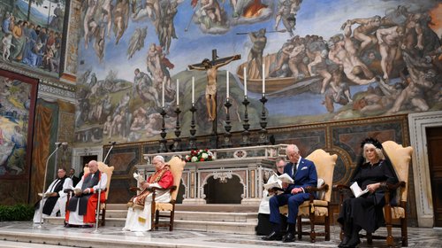Exhibe Capilla Sixtina tapices de Rafael por visita de Carlos III