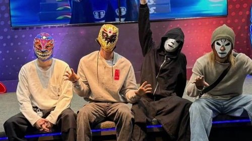 Asisten integrantes de BTS a lucha libre y saludan a Místico