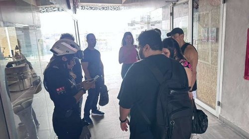 Rescatan a 7 personas atrapadas en elevador tras apagón