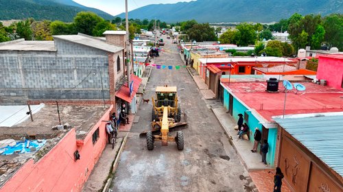 Arteaga rehabilita calles de Huachichil con inversión de $2.2 mdp