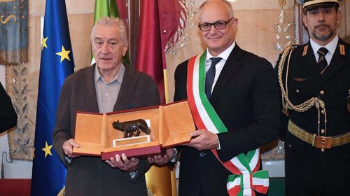 Robert De Niro recibe la Lupa Capitolina en Roma