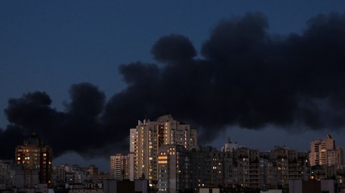 Rusia asegura que atacó fábricas militares y almacenes de drones