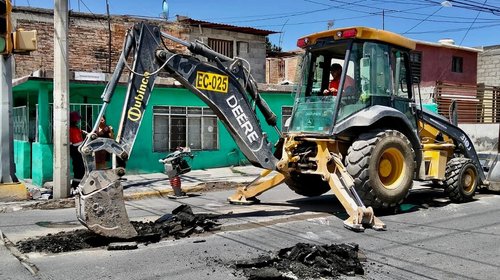 Sustituyen drenaje con medio siglo de antigüedad en Ramos Arizpe