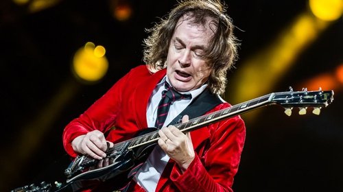 Hospitalizan a guitarrista de AC/DC Stevie Young en Buenos Aires