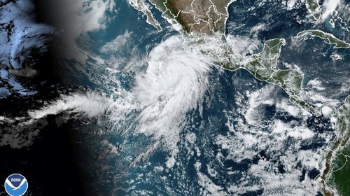 Hilary se convierte en huracán al sur del Pacífico mexicano