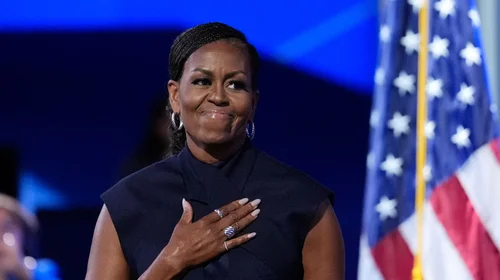 Trump hace todo para que la gente nos tenga miedo: Michelle Obama