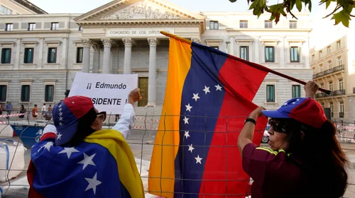 Asamblea de Venezuela pide romper relaciones con España