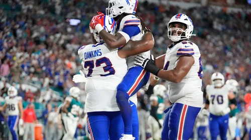 James Cook anota 3 touchdowns y Bills apalea 31-10 a los Dolphins